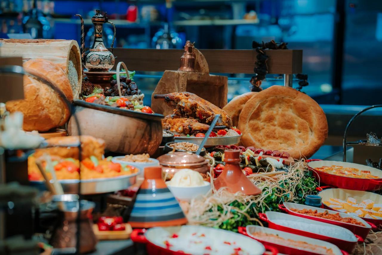 Mercure Trabzon Hotel Exterior foto A buffet at a restaurant